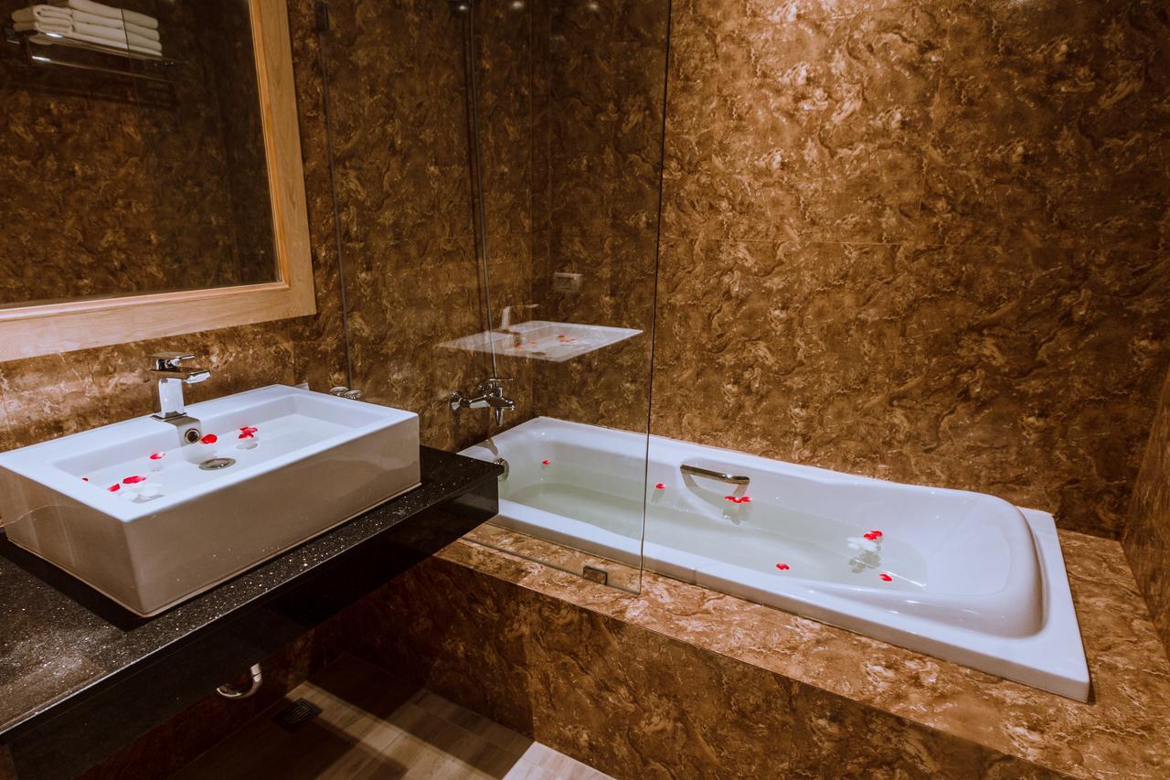 Airport Beach Hotel Phuket - Sha Extra Plus Nai Yang Zewnętrze zdjęcie